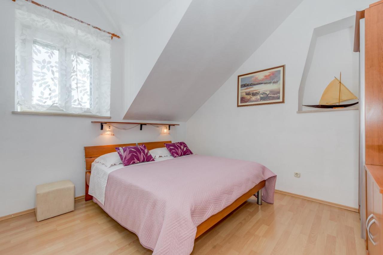 Apartments Obala Бол Екстер'єр фото