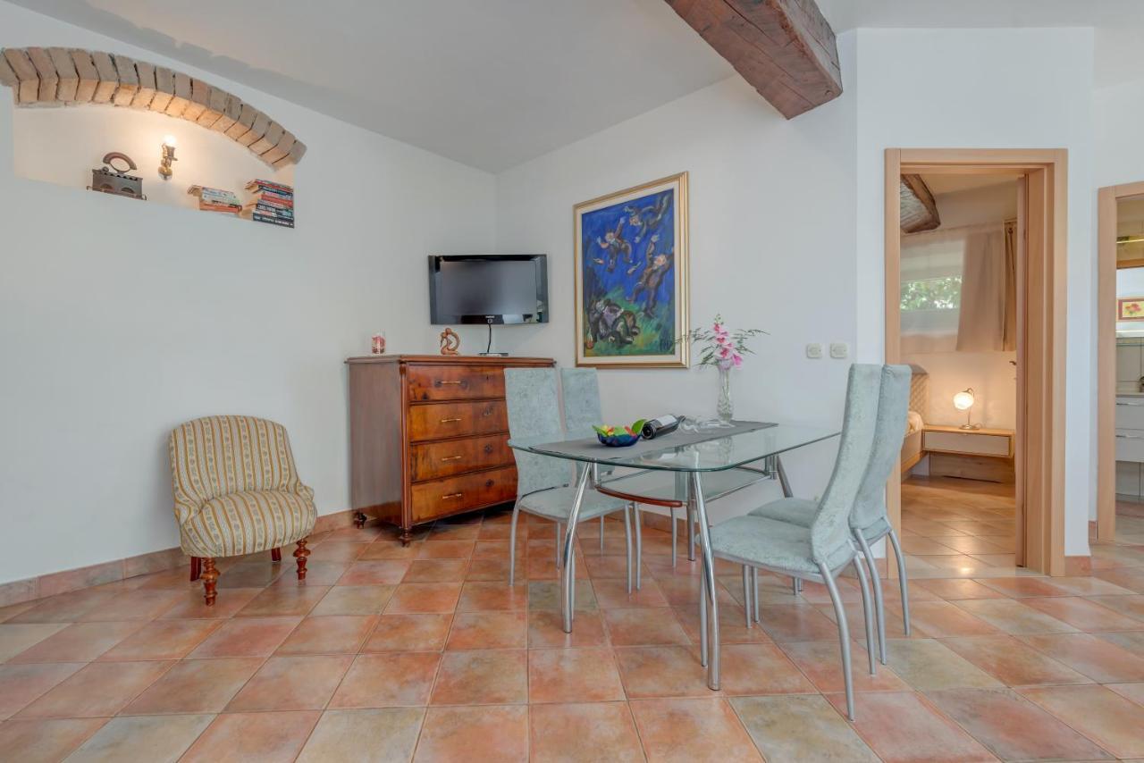 Apartments Obala Бол Екстер'єр фото