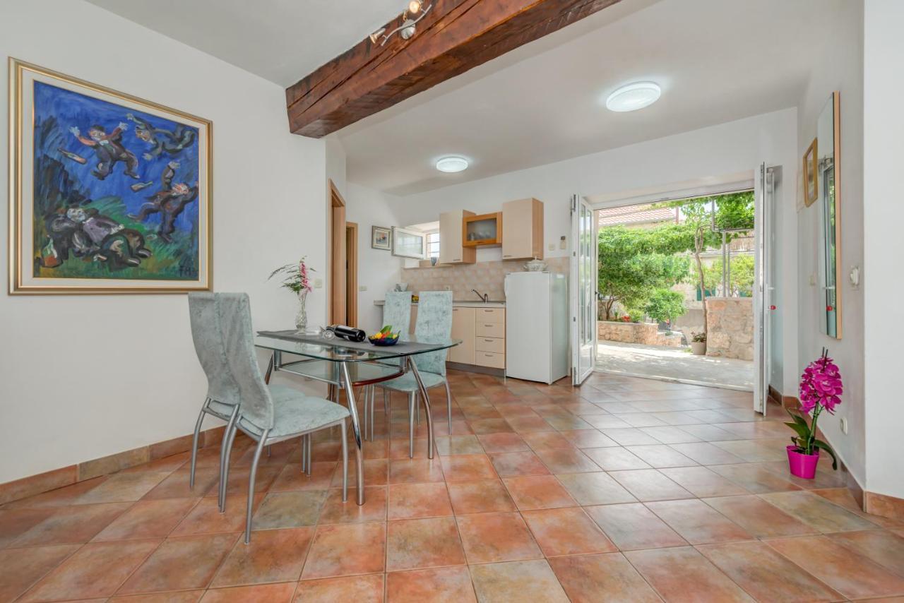 Apartments Obala Бол Екстер'єр фото
