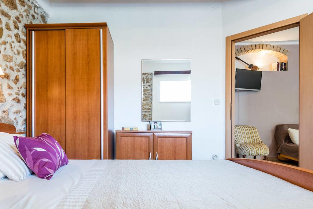 Apartments Obala Бол Екстер'єр фото